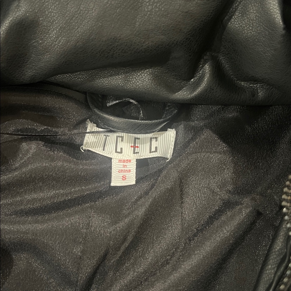 Black Puffer Vest with Hood - Picture 2 of 3
